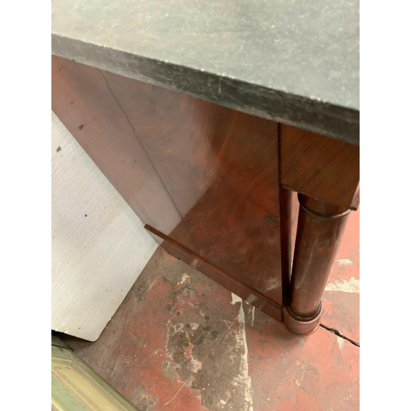 Commode d’époque Empire à colonnes détachées, acajou flammé, XIXᵉ siècle