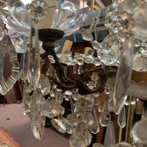 Lustre à pampilles à douze points de lumière, XXᵉ siècle