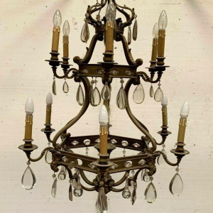 Lustre cage de style Renaissance en bronze et pendeloques de verre coloré, XIXᵉ siècle