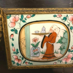 Drankkast uit de tijd van Napoleon III, porseleinen plaquettes en marqueterie, 19e eeuw.