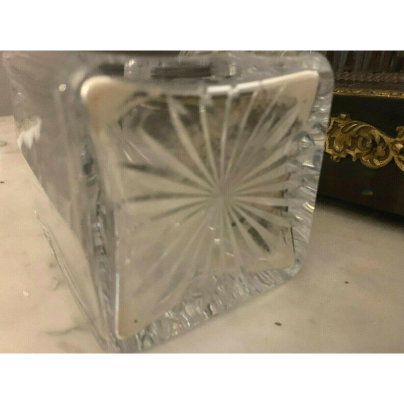 Cave à liqueur Napoléon III, plaques en porcelaine et marqueterie, XIXᵉ siècle