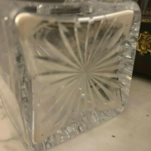 Drankkast uit de tijd van Napoleon III, porseleinen plaquettes en marqueterie, 19e eeuw.