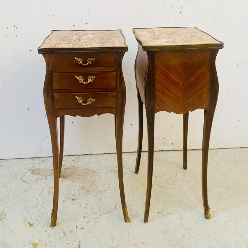 Pair of Louis XV style bedside tables in rosewood veneer, 20th century