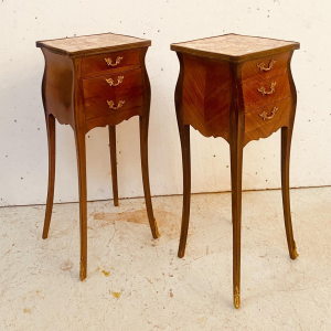 Pair of Louis XV style bedside tables in rosewood veneer, 20th century