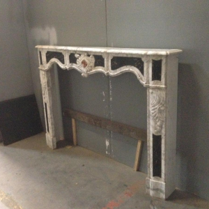 Provençal fireplace, jambs with sculpted details, shell motif, 18th century