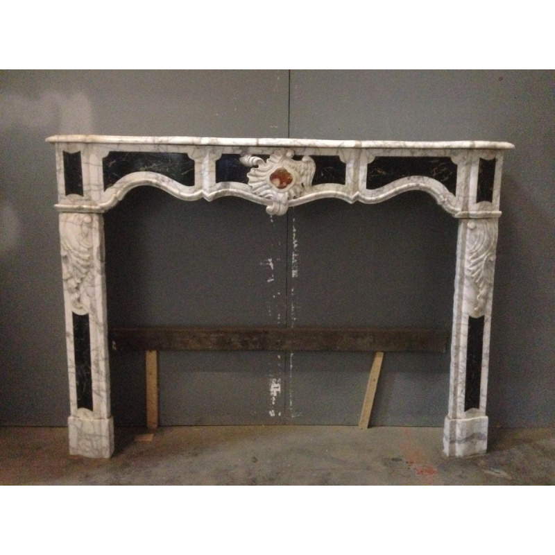 Cheminée provençale, jambages à mouvement sculpté, coquille, XVIIIe siècle