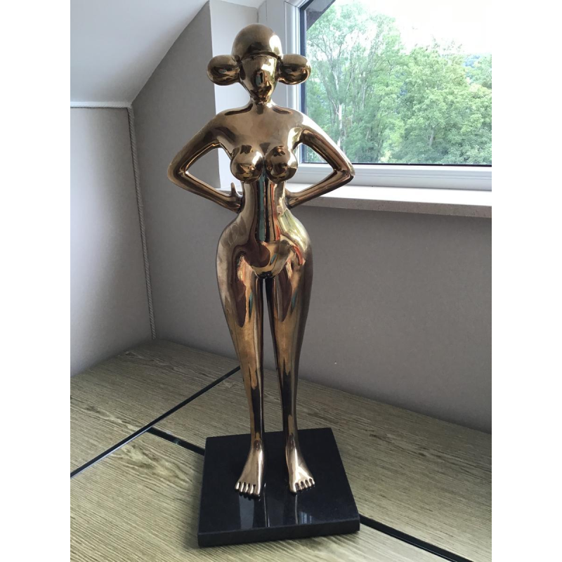 Bronzen sculptuur "Mademoiselle Gong" van Laszlo Tibay