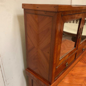 Bureau de dame en bois de rose de style Louis XVI, XIXᵉ siècle