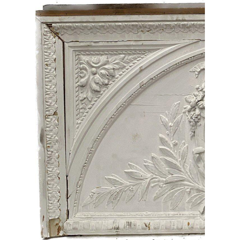 Fronton de porte, panneau décoratif en bois et stuc patiné, XIXᵉ siècle