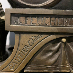 Een imposante bronzen en marmeren klok, van J. Feuchère, uitgegeven door Gauthier, 19e eeuw.