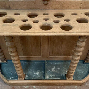 Porte manteau / parapluie / miroir en chêne sculpté, XXᵉ siècle