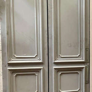Suite de cinq portes Haussmanniennes moulurées à double faces, XIXᵉ siècle