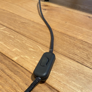 Lampadaire / liseuse en bois et placage avec abat-jour orange, ca 1950