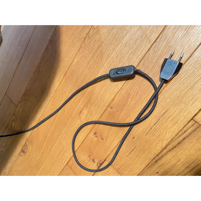 Staande lamp/leeslamp van hout en fineer met oranje lampenkap, circa 1950.