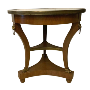 Mahoniehouten tafel met driepoot en marmeren blad in Empire-stijl, 20e eeuw.