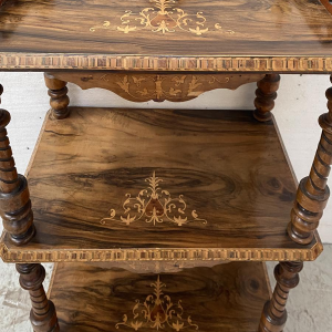 Console table with three tiers in marquetry mahogany, turned wood uprights, 19th century