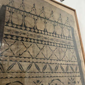 Decoratief paneel, stof met geometrisch en florale motieven, Frans-Polynesië, 20e eeuw