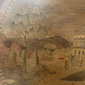 Guéridon marqueté de style Louis XVI à plateau amovible, XXᵉ siècle