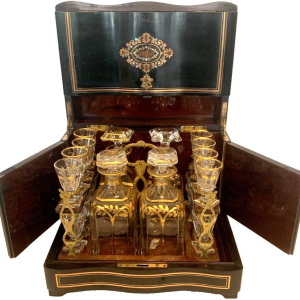 Complete drankkast met Boulle-marqueterie, in Napoleon III-stijl, 19e eeuw.