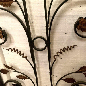 Séparation d’intérieur à double portes en fer forgé patiné, XXᵉ siècle