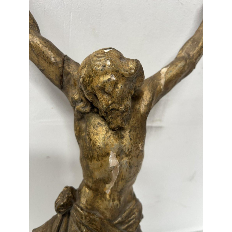 Christ en bois sculpté et doré, XIX siècle