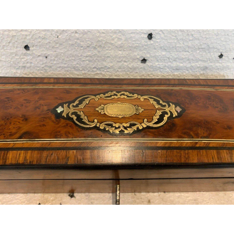Boîte à gants en loupe de thuya Napoléon III, marqueterie Boulle, XIXᵉ siècle