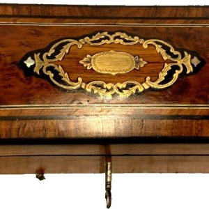 Boîte à gants en loupe de thuya Napoléon III, marqueterie Boulle, XIXᵉ siècle