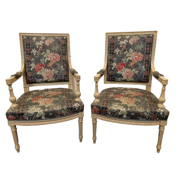 Paire de fauteuils de style Louis XVI, hêtre laqué blanc & tapisserie, XXᵉ siècle