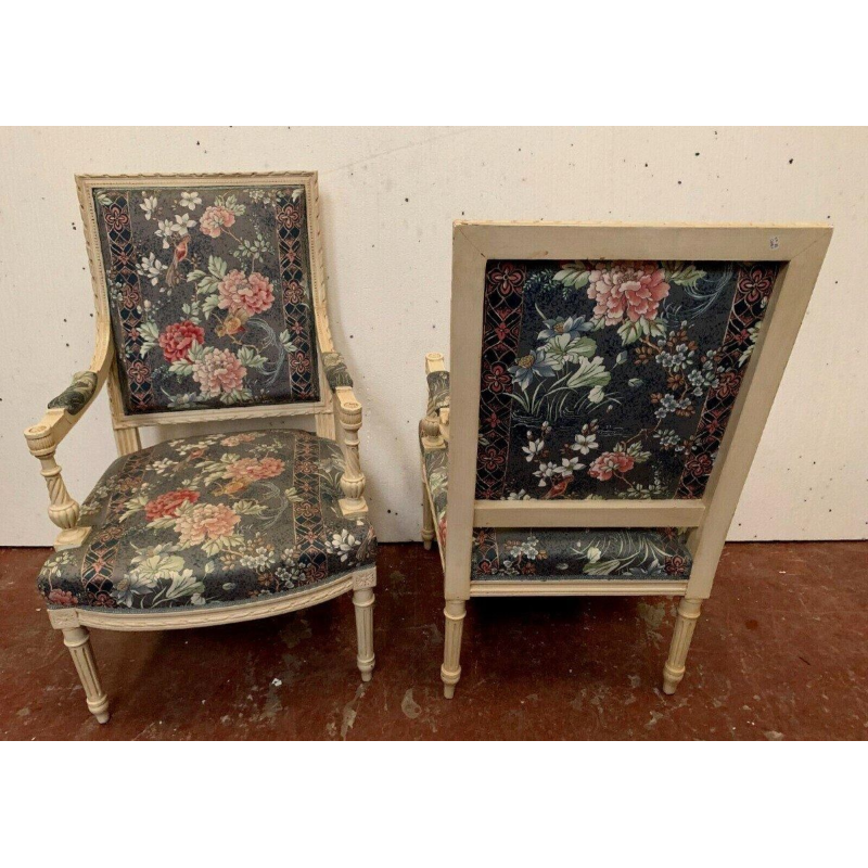 Paire de fauteuils de style Louis XVI, hêtre laqué blanc & tapisserie, XXᵉ siècle