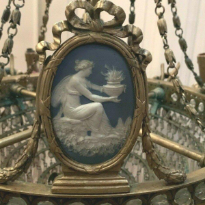 Kroonluchter in Lodewijk XVI-stijl, brons - Wedgwood-porselein - kristallen hangers, 19e eeuw