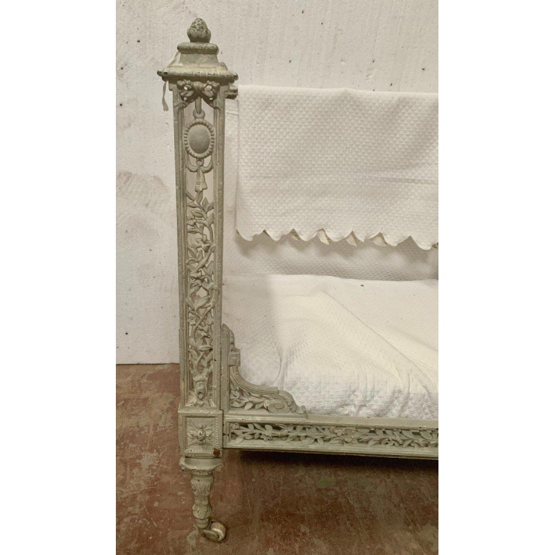 Petit canapé / banquette en fonte de fer ajouré, XXe siècle