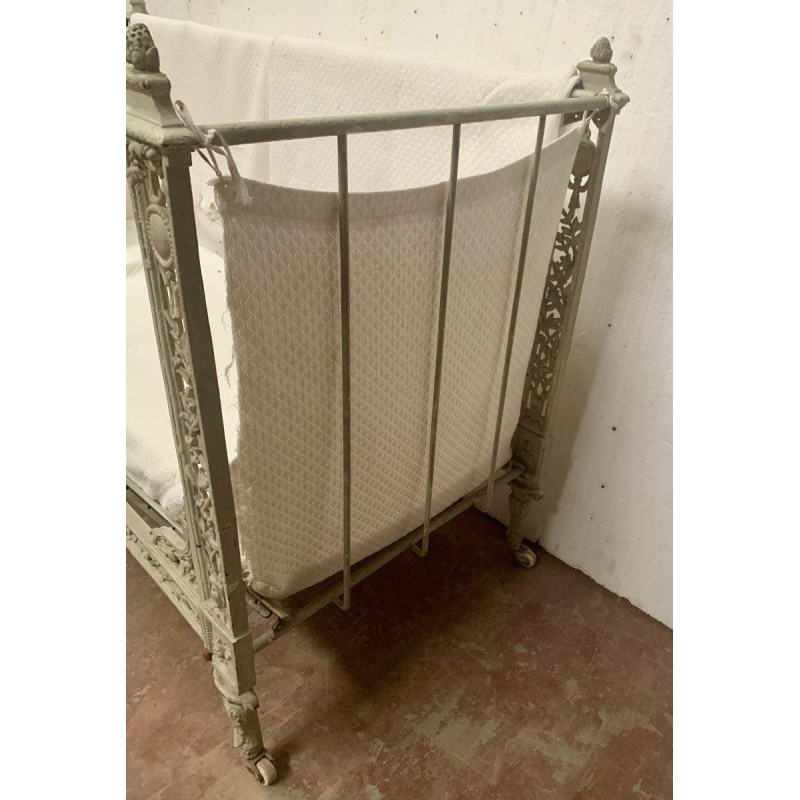 Small openwork cast iron sofa/bench, 20th century