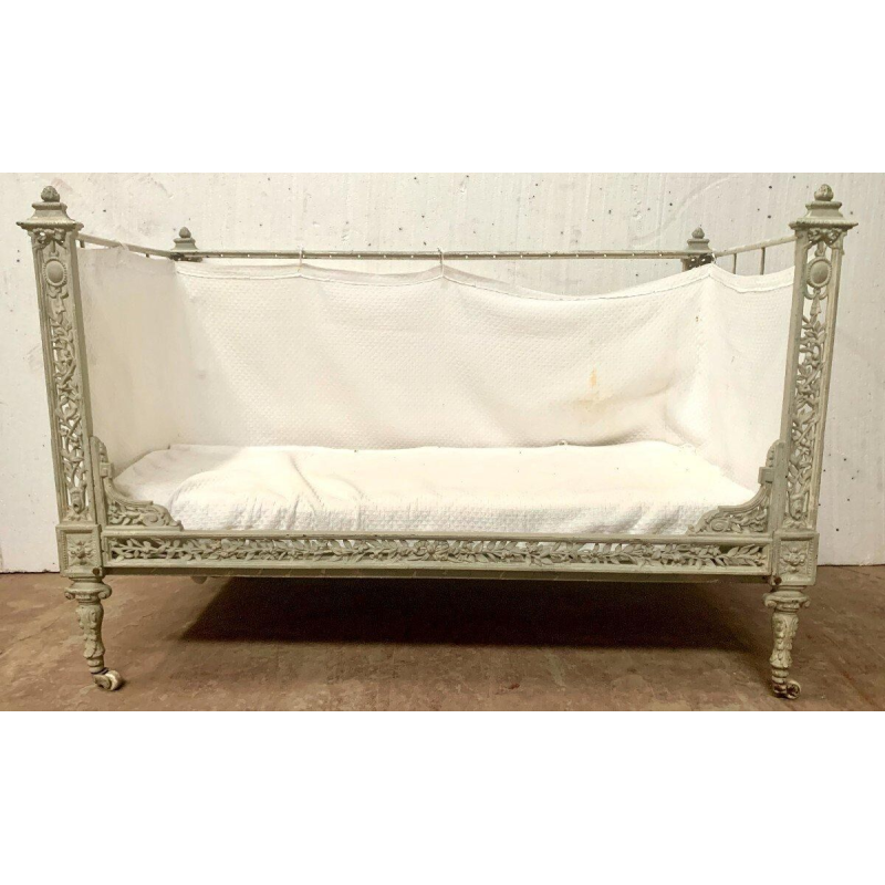 Small openwork cast iron sofa/bench, 20th century