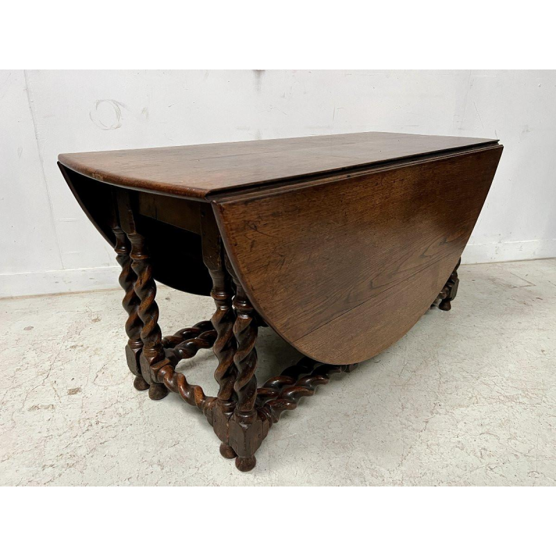 Importante table Gateleg en chêne massif à deux battants, XIXᵉ siècle