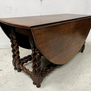 Belangrijke Gateleg massief eikenhouten tafel met twee bladen, 19e eeuw