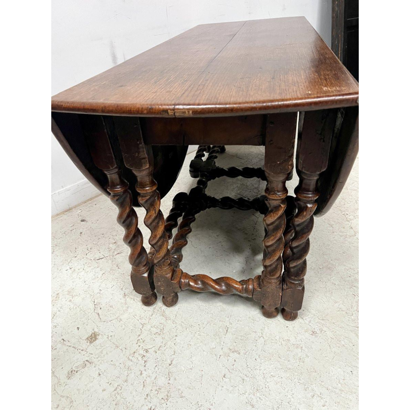 Belangrijke Gateleg massief eikenhouten tafel met twee bladen, 19e eeuw