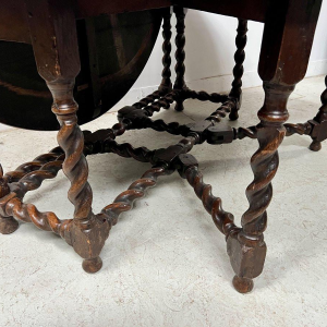 Belangrijke Gateleg massief eikenhouten tafel met twee bladen, 19e eeuw