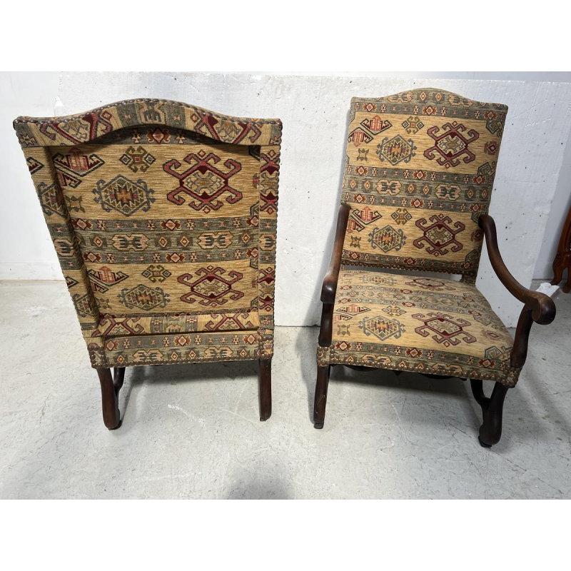 Suite de quatre fauteuils de style Louis XIII à hauts dossiers, XXe siècle