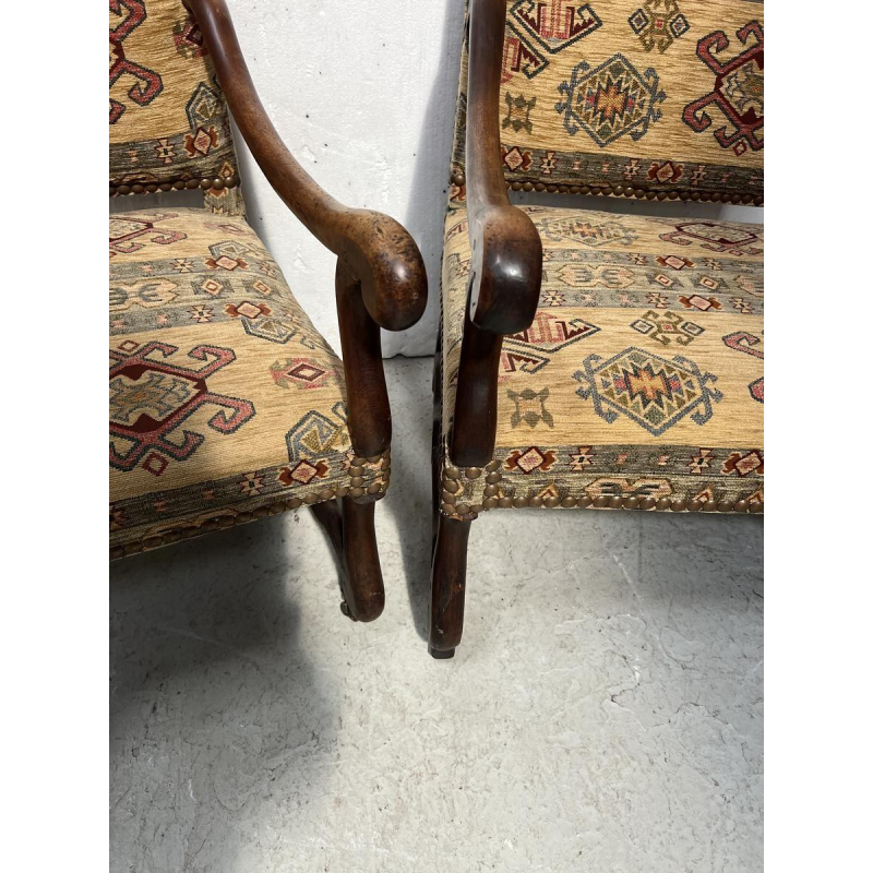 Suite de quatre fauteuils de style Louis XIII à hauts dossiers, XXe siècle